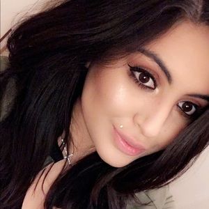 Meet your Posher, Esmeralda